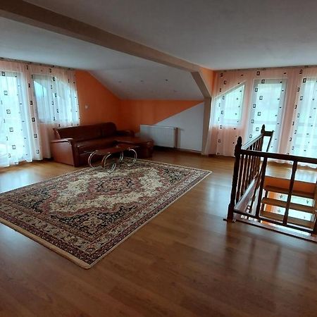 Vila Coman Intorsura Buzaului Luaran gambar